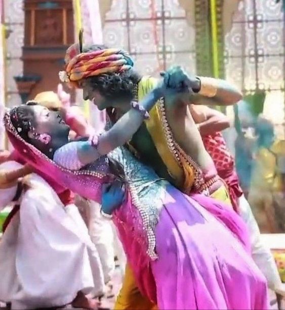radha krishna holi dance photo