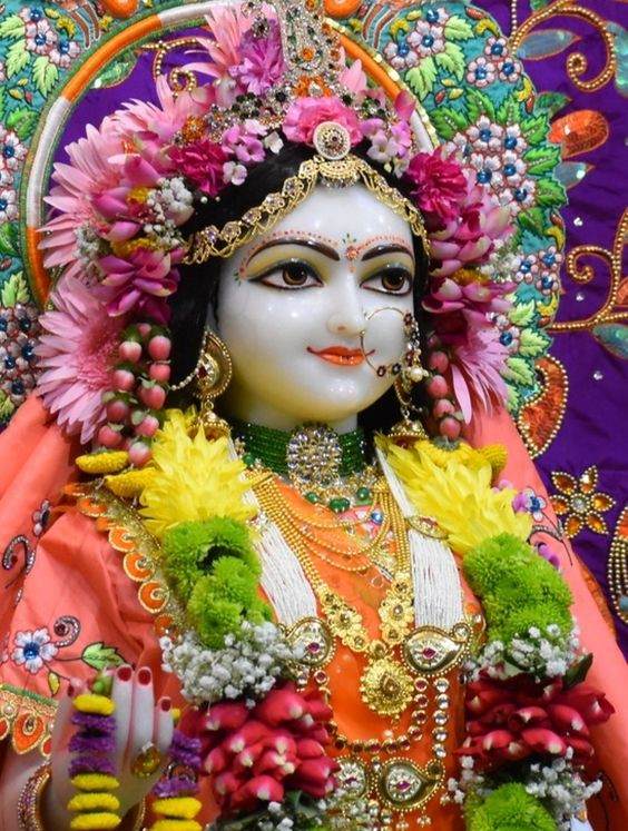 expressions of radha in photo