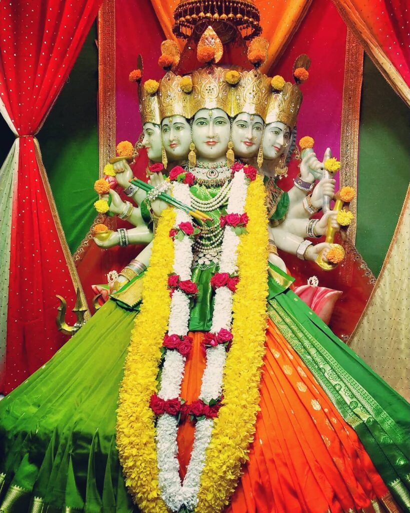 gayatri devi photo 1