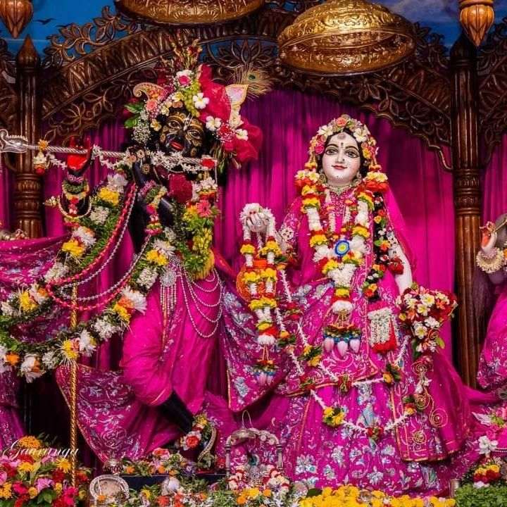 image of radha and krishna